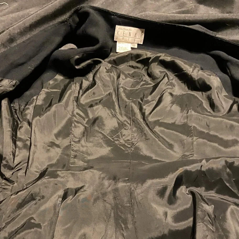 Elegant Black Wrap Midi Dress - Picture 11 of 11